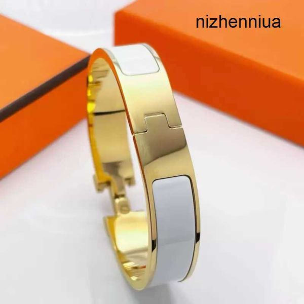 luxury designer h-letter bracelet luxury brand enamel fashion for men and women daily accessories party wedding valentine s day gift. 4243, Black
luxury designer h-letter bracelet luxury brand enamel fashion for men and women daily accessories party wedding valentine s day gift. 4243, Black