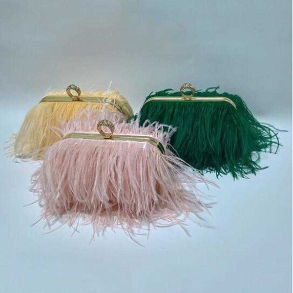 shoulder bags real natural ostrich feather handbag with gold chain 2023 fashion chic furry romantic party concern dinner wedding 230426
shoulder bags real natural ostrich feather handbag with gold chain 2023 fashion chic furry romantic party concern dinner wedding 230426