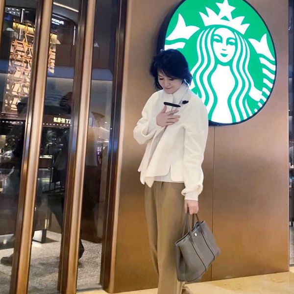bag authentic handbag designer garden party new tote cowhide large capacity shopping versatile one-shoulder
bag authentic handbag designer garden party new tote cowhide large capacity shopping versatile one-shoulder