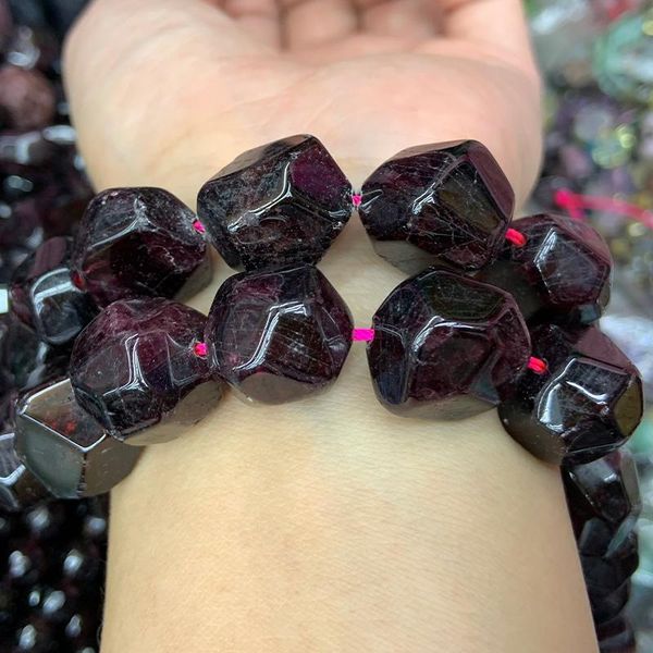 crystal natural garnet stone beads 15'' faceted irregular diy loose beads for jewelry making women beads bracelet necklace gift
crystal natural garnet stone beads 15'' faceted irregular diy loose beads for jewelry making women beads bracelet necklace gift