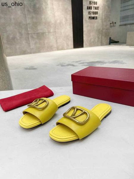 slippers 2023 women sandals slippers signature slide grainy cowhide casual sandal summer designer luxury fashion ladies beach flat flip flop, Black
slippers 2023 women sandals slippers signature slide grainy cowhide casual sandal summer designer luxury fashion ladies beach flat flip flop, Black