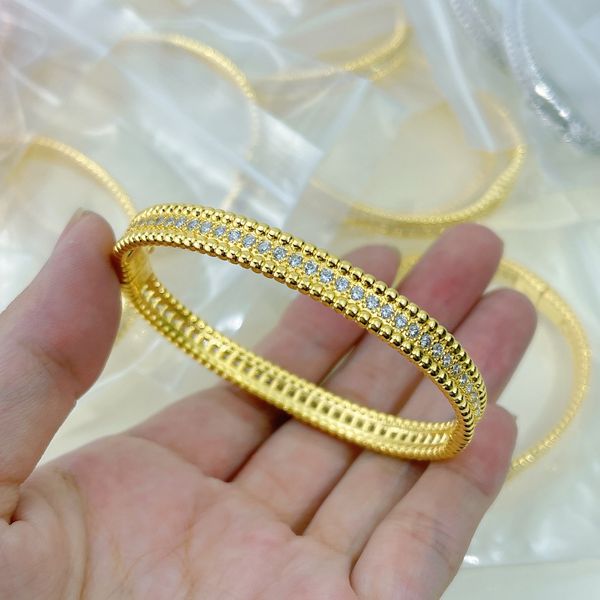 designer van clover women bangle four leaf flower internet celebrity fashion women jewelry 18k gold bracelets woman men couple luxury bracel, Black
designer van clover women bangle four leaf flower internet celebrity fashion women jewelry 18k gold bracelets woman men couple luxury bracel, Black