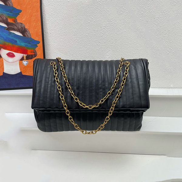 shoulder bags handbags large capacity chains underarm shopping bag quilting tote women handbag purse crossbody plaintotes fashion metal lett
shoulder bags handbags large capacity chains underarm shopping bag quilting tote women handbag purse crossbody plaintotes fashion metal lett