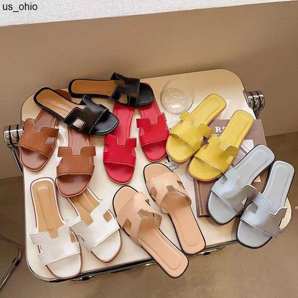 slippers luxury designer leather ladies sandals summer flat shoes fashion beach women slippers h letter drag 3542 j230520, Black
slippers luxury designer leather ladies sandals summer flat shoes fashion beach women slippers h letter drag 3542 j230520, Black