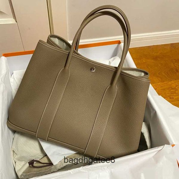leather bags designer party totes 2023 bag garden women's one shoulder trendy simple versatile large capacity shopping handheld tote
leather bags designer party totes 2023 bag garden women's one shoulder trendy simple versatile large capacity shopping handheld tote
