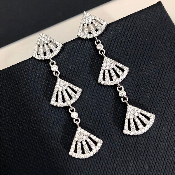 knot fashion sector earrings ins style women ear silver zirconia lady tassel hanging wedding earing party girl jewelry zk30
knot fashion sector earrings ins style women ear silver zirconia lady tassel hanging wedding earing party girl jewelry zk30