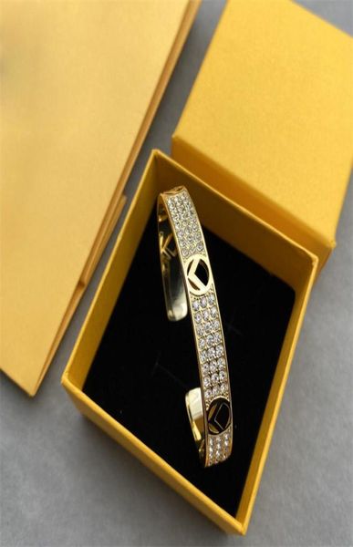 luxury designers bracelets love bracelet for men women fashion diamond chains jewelry women ornaments wedding party2401935, Black
luxury designers bracelets love bracelet for men women fashion diamond chains jewelry women ornaments wedding party2401935, Black