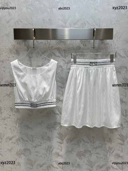 luxury designer dresses for woman two piece dress size s-l sleeveless waistcoat and elastic waist skirt, White
luxury designer dresses for woman two piece dress size s-l sleeveless waistcoat and elastic waist skirt, White