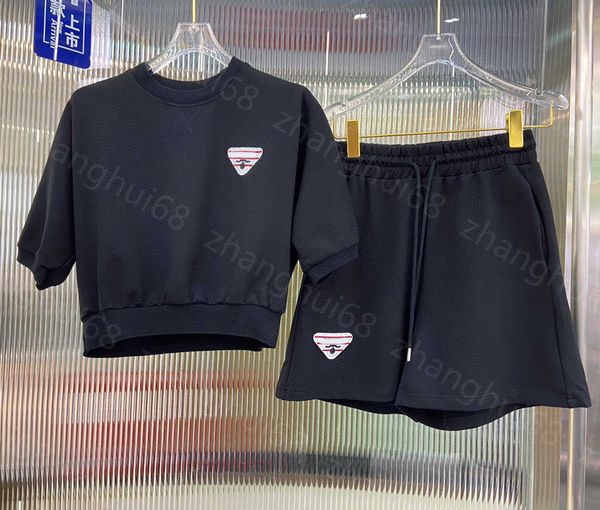 23ss casual suit womens designer clothing women pants sets striped embroidered short sleeve pullover elastic waist drawstring shorts set wom, White 
23ss casual suit womens designer clothing women pants sets striped embroidered short sleeve pullover elastic waist drawstring shorts set wom, White