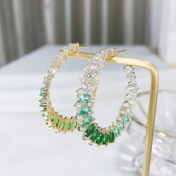 huggie janeklly trendy geometric water drop earrings for women accessories full cubic zirconia earrings jewelry pendientes mujer moda, Golden;silver
huggie janeklly trendy geometric water drop earrings for women accessories full cubic zirconia earrings jewelry pendientes mujer moda, Golden;silver