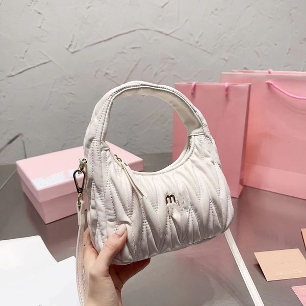 designer women's bag casual letter pleated underarm bag crossbody bag fashion shopping bag hobo handbag luxury designer tote purse 20cm
designer women's bag casual letter pleated underarm bag crossbody bag fashion shopping bag hobo handbag luxury designer tote purse 20cm