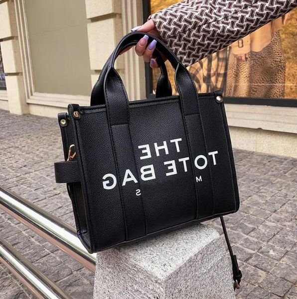 2023 the tote bag womens lady wallets coin purse practical handbag large famous capacity plain shoulder handbags crossbody casual nylon canv, Black;red
2023 the tote bag womens lady wallets coin purse practical handbag large famous capacity plain shoulder handbags crossbody casual nylon canv, Black;red