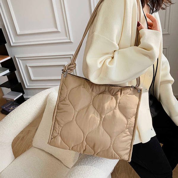 shoulder bags winter down cotton women waterproof tote for soft fluffy air female satchel simple crossbody 230426
shoulder bags winter down cotton women waterproof tote for soft fluffy air female satchel simple crossbody 230426