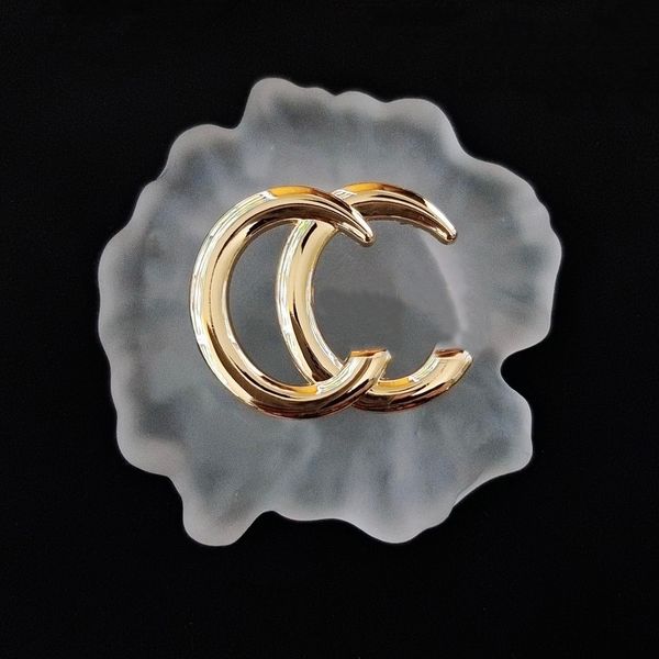 brooches pins designer womens brand letter gold plated inlay crystal rhinestone jewelry handmade leather brooch pin men marry wedding, Gray
brooches pins designer womens brand letter gold plated inlay crystal rhinestone jewelry handmade leather brooch pin men marry wedding, Gray