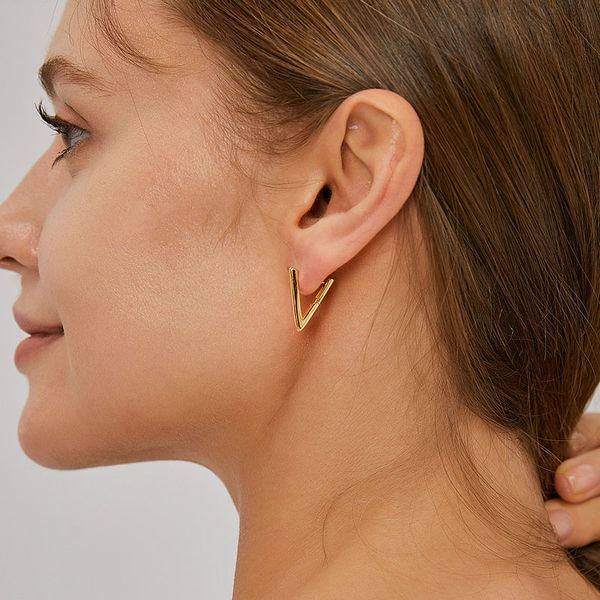 

Luxury Real Gold Plated Letter V Hoop Earring Huggie Earrings for Women Gift