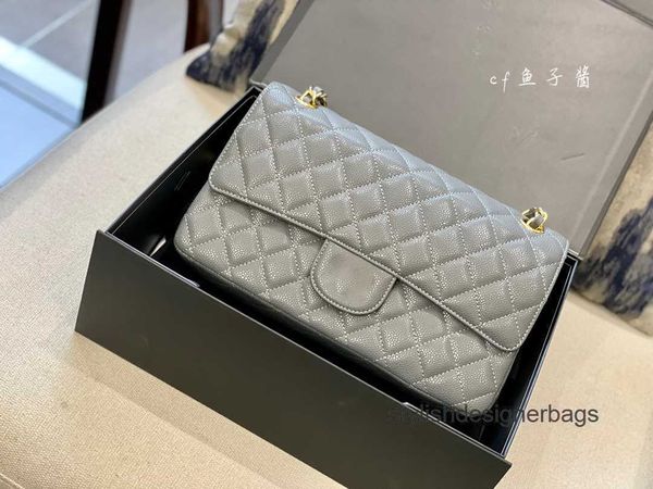 luxury tote purses brand handbag message bags genuine leather crossbody 5a quality caviar designer cf size 25cm gold chain flap quilted doub
luxury tote purses brand handbag message bags genuine leather crossbody 5a quality caviar designer cf size 25cm gold chain flap quilted doub