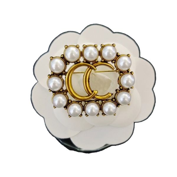 famous ggity design gold gbrand luxurys desinger brooch pins women rhinestone pearl letter brooches suit fashion jewelry clothing decoration, Gray
famous ggity design gold gbrand luxurys desinger brooch pins women rhinestone pearl letter brooches suit fashion jewelry clothing decoration, Gray