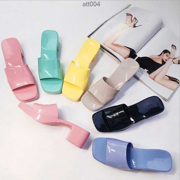 luxury womens sandals designer rubber slippers candy color flat bottom jelly outdoor beach slippers''gg'', Black
luxury womens sandals designer rubber slippers candy color flat bottom jelly outdoor beach slippers''gg'', Black
