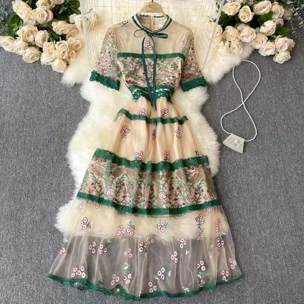 luxury celebrity fried street dress temperament goddess wear retro heavy industry embroidery lace gauze dress, Black;gray
luxury celebrity fried street dress temperament goddess wear retro heavy industry embroidery lace gauze dress, Black;gray