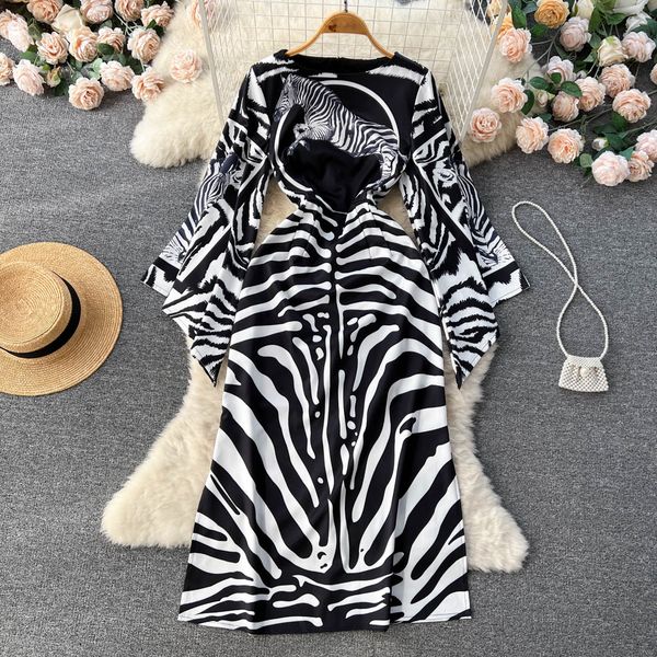 casual dresses runway women slim o-neck dress summer fashion black and white zebra print dresses female vintage flare sleeve dress 2023, Black;gray
casual dresses runway women slim o-neck dress summer fashion black and white zebra print dresses female vintage flare sleeve dress 2023, Black;gray