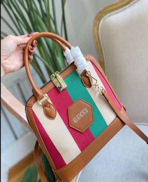 2021 new lady shell bag star shape design classic double g logo on the of the leather label and zipper size 25cm6732633
2021 new lady shell bag star shape design classic double g logo on the of the leather label and zipper size 25cm6732633