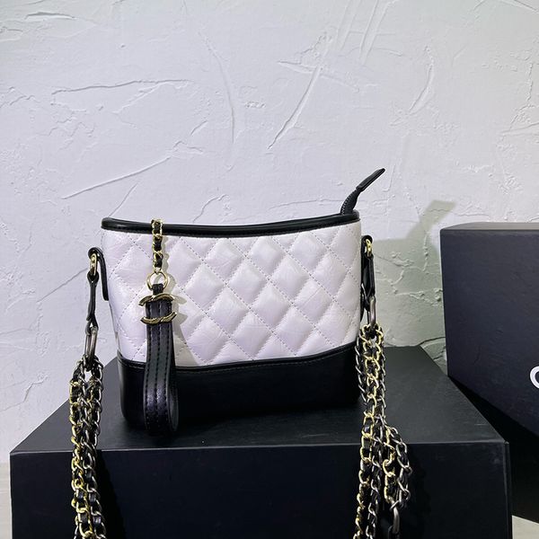 classic mini shoulder bag luxury designer wandering bag hardware metal buckle zipper handbag thin chain crossbody bags large capacity makeup
classic mini shoulder bag luxury designer wandering bag hardware metal buckle zipper handbag thin chain crossbody bags large capacity makeup