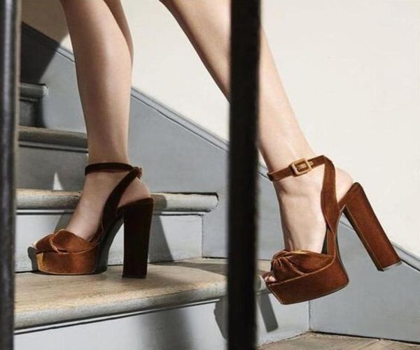selling chunky heels sandals ankle strap high platform peep toe dress shoes brown red black velvet sqaure heels dress shoes18982019
selling chunky heels sandals ankle strap high platform peep toe dress shoes brown red black velvet sqaure heels dress shoes18982019