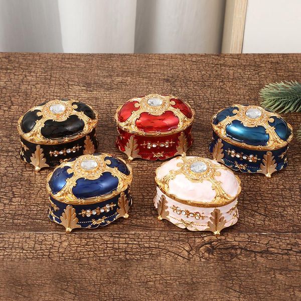 boxes retro fashion european style exquisite luxury oval metal women's jewelry box with rhinestones clamshell jewelry ring storage box, Black;white
boxes retro fashion european style exquisite luxury oval metal women's jewelry box with rhinestones clamshell jewelry ring storage box, Black;white