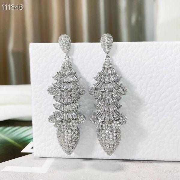 huggie janeklly trendy geometric water drop earrings for women accessories full cubic zirconia earrings jewelry pendientes mujer moda, Golden;silver
huggie janeklly trendy geometric water drop earrings for women accessories full cubic zirconia earrings jewelry pendientes mujer moda, Golden;silver