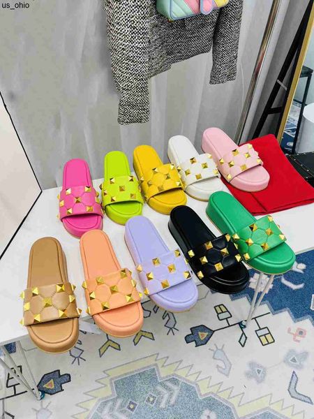 slippers luxurys designers womens sandals thick bottom slipper leather rubber slides dazzling platform sliders loafers with thick soles 4cm, Black
slippers luxurys designers womens sandals thick bottom slipper leather rubber slides dazzling platform sliders loafers with thick soles 4cm, Black