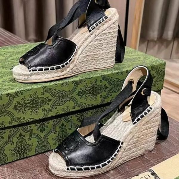 casual shoes luxury designer new women's sandals summer fashion beach indoor leisure versatile banquet dress flat shoes 35-41, Black
casual shoes luxury designer new women's sandals summer fashion beach indoor leisure versatile banquet dress flat shoes 35-41, Black