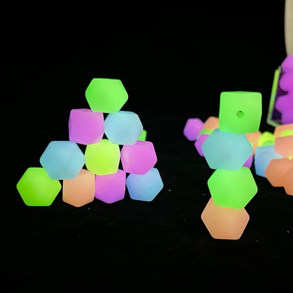 crystal 100pcs 11mm 13mm 17mm luminous silicone hexagon glow in the dark silicone beads baby accessories safe food grade diy making
crystal 100pcs 11mm 13mm 17mm luminous silicone hexagon glow in the dark silicone beads baby accessories safe food grade diy making
