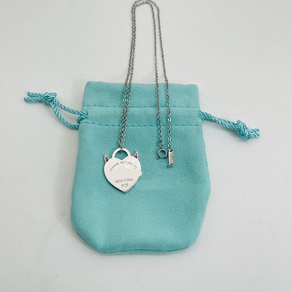 new 19mm heart necklace women stainless steel 19mm couple pendant jewelry on the neck valentine day gift for female accessories wholesale, Silver
new 19mm heart necklace women stainless steel 19mm couple pendant jewelry on the neck valentine day gift for female accessories wholesale, Silver