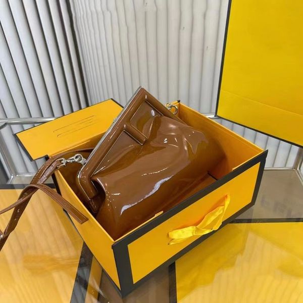 designer women's bag casual alphabet cloud clip underarm bag crossbody bag fashion shopping bag hobo handbag luxury tote purse
designer women's bag casual alphabet cloud clip underarm bag crossbody bag fashion shopping bag hobo handbag luxury tote purse