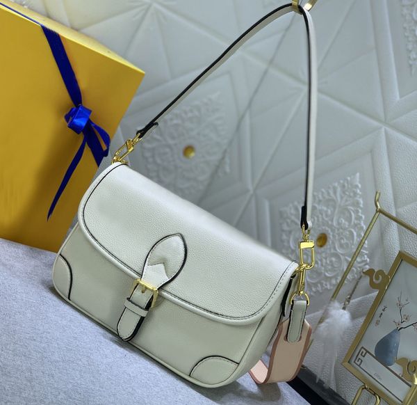 designer womens shoulder bags luxury diane handbags embossed flowers letter empreinte crossbody bag quality leather ladies underarm pouch fa
designer womens shoulder bags luxury diane handbags embossed flowers letter empreinte crossbody bag quality leather ladies underarm pouch fa