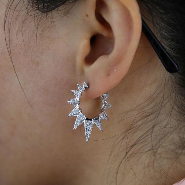 huggie micro pave cz spike circle hoop earring fashion gorgeous european women fashion jewelry high quality, Golden;silver
huggie micro pave cz spike circle hoop earring fashion gorgeous european women fashion jewelry high quality, Golden;silver