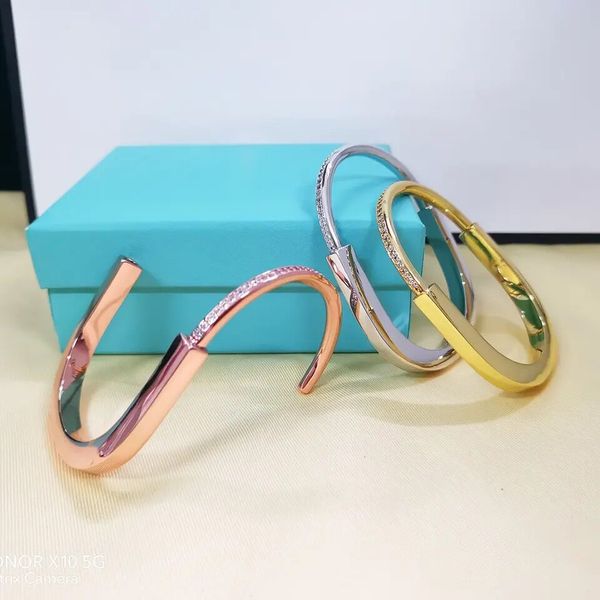 designer lock bracelet bangle titanium steel silver gold bracelets for women men luxury jewelry with velvet bag high version, Black
designer lock bracelet bangle titanium steel silver gold bracelets for women men luxury jewelry with velvet bag high version, Black