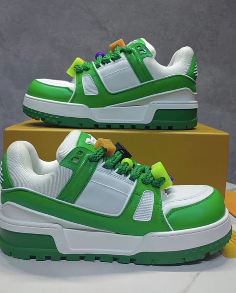 high-quality thick sole lace-up sneakers fashion flip leather low-shoes classic color matching basketball shoes
high-quality thick sole lace-up sneakers fashion flip leather low-shoes classic color matching basketball shoes