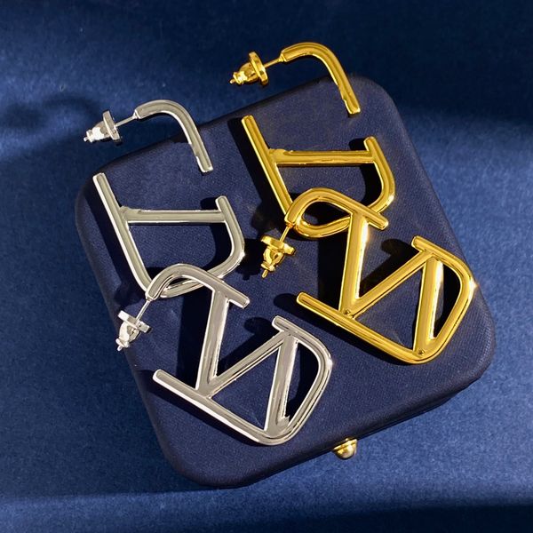 letter v logo earring designer stud earing luxury women fashion hoop jewelry pearl valentinoity earring 90, Golden;silver
letter v logo earring designer stud earing luxury women fashion hoop jewelry pearl valentinoity earring 90, Golden;silver