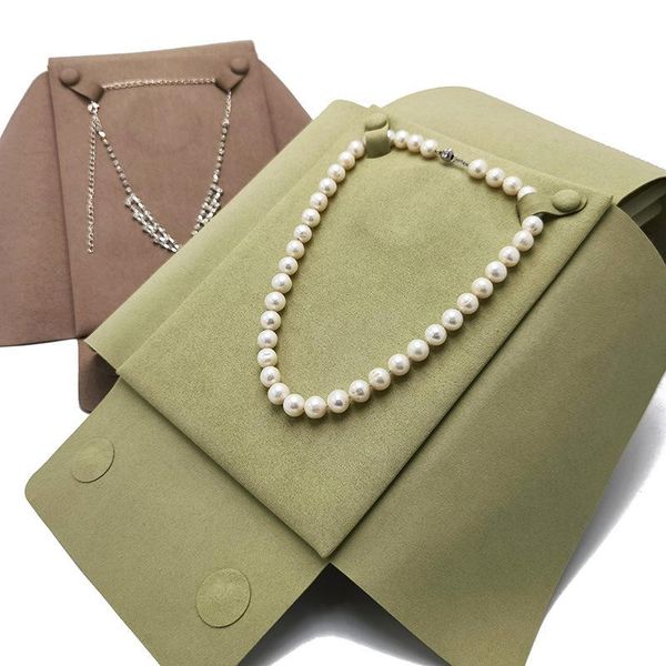 boxes microfiber cloth necklace display storage pouch pendant pearl necklace holder travel jewelry roll gift bag box pearl folder, Black;white
boxes microfiber cloth necklace display storage pouch pendant pearl necklace holder travel jewelry roll gift bag box pearl folder, Black;white