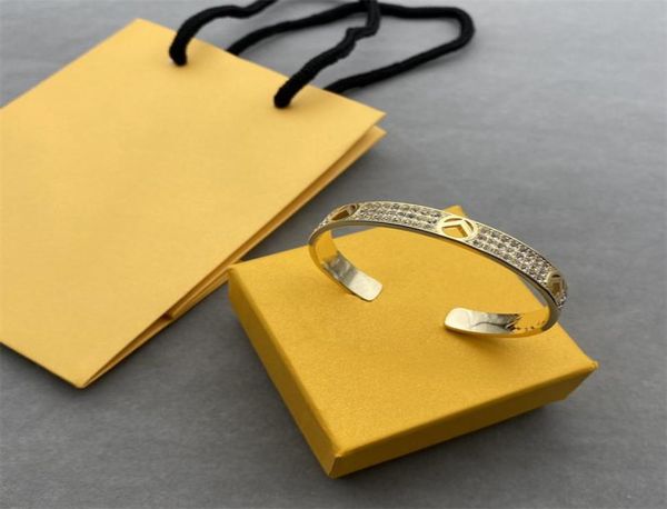 luxury designer bracelets love bracelet for men women fashion diamond chains jewelry women ornaments wedding party5693083, Black
luxury designer bracelets love bracelet for men women fashion diamond chains jewelry women ornaments wedding party5693083, Black