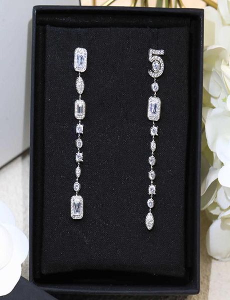graceful elegant tassels asymmetry no 5 earrings women shiny delicate fairy temperament luxurious anti allergy ear acupuncture8372734, Golden
graceful elegant tassels asymmetry no 5 earrings women shiny delicate fairy temperament luxurious anti allergy ear acupuncture8372734, Golden