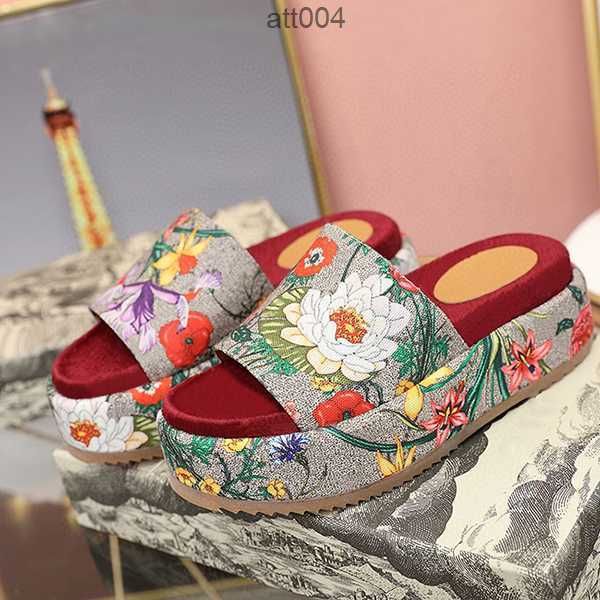 2023 fashion new women classic sandals luxury designer shoes canvas rubber non-slip bottom women slippers casual fashion beach''gg, Black
2023 fashion new women classic sandals luxury designer shoes canvas rubber non-slip bottom women slippers casual fashion beach''gg, Black
