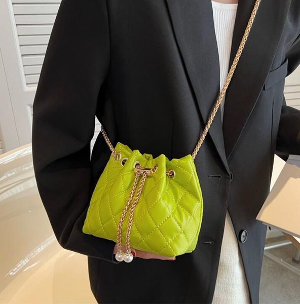 evening bag's chain bucket bags summer rhombus shoulder ladies messenger versatile beam 230519
evening bag's chain bucket bags summer rhombus shoulder ladies messenger versatile beam 230519