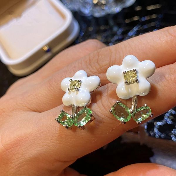 stud sweet flower earrings for women 925 silver needle daily wear party shiny cubic zirconia ear piercing accessories fashion jewelry, Golden;silver
stud sweet flower earrings for women 925 silver needle daily wear party shiny cubic zirconia ear piercing accessories fashion jewelry, Golden;silver