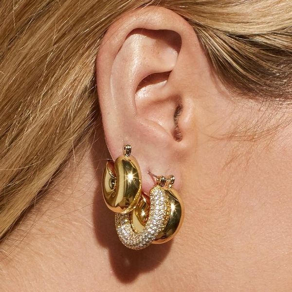 huggie full iced out bling cz chunky hoops micro pave cubic zirconia sparking geometric round circle hoop earring, Golden;silver
huggie full iced out bling cz chunky hoops micro pave cubic zirconia sparking geometric round circle hoop earring, Golden;silver