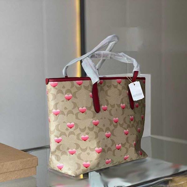 totes coabag womens designer bag luxury handbag love heart pattern leather shopper bags large shoulder crossbody purse 230318
totes coabag womens designer bag luxury handbag love heart pattern leather shopper bags large shoulder crossbody purse 230318