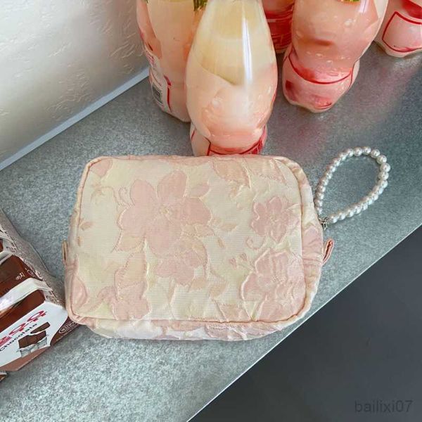 cosmetic bags cases fashion flower women make up storage travel cosmetic bag summer floral small fresh female clutch handbag wash bags toile
cosmetic bags cases fashion flower women make up storage travel cosmetic bag summer floral small fresh female clutch handbag wash bags toile