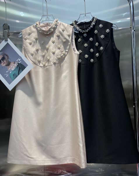 2023 designer dress robe simple fashion silk wool sleeveless dress pin bead style a-line dress, Black;gray
2023 designer dress robe simple fashion silk wool sleeveless dress pin bead style a-line dress, Black;gray