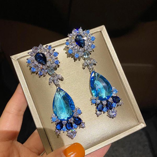huggie bilincolor blue cubic zirconia wedding earring for women dinner party, Golden;silver
huggie bilincolor blue cubic zirconia wedding earring for women dinner party, Golden;silver
